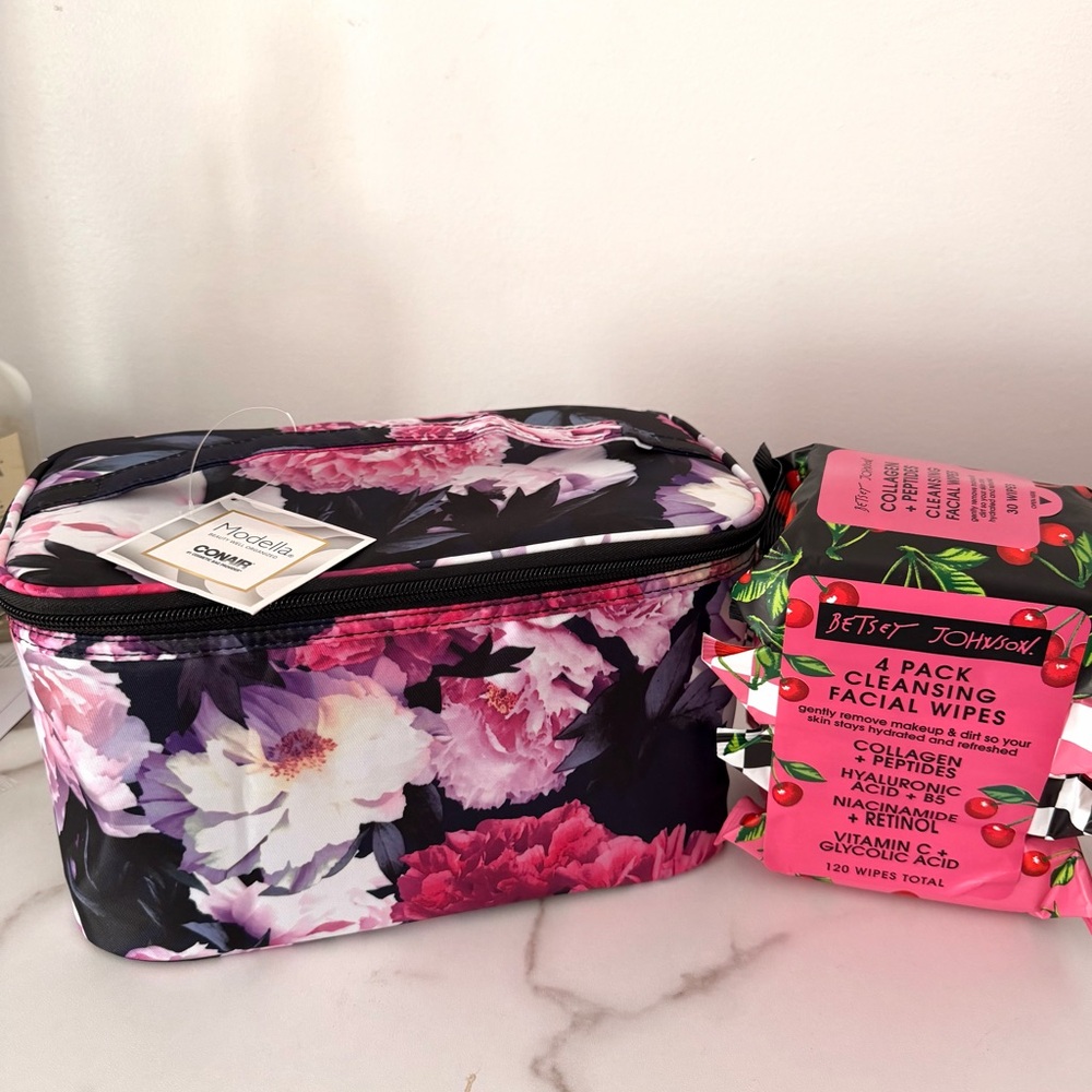Beauty Bundle..Betsey Johnson Cleansing Wipes & Large Floral Cosmetic Train Case